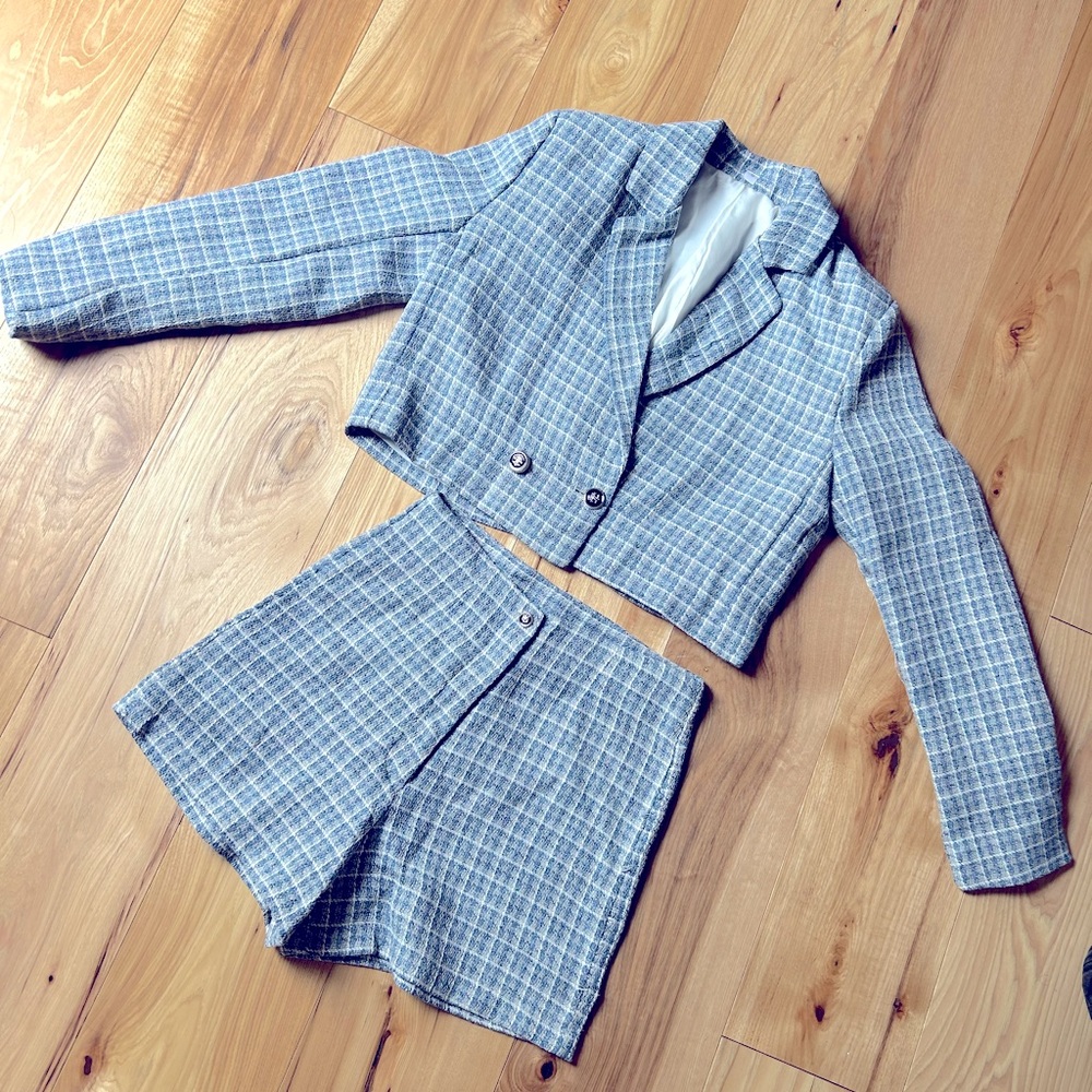 Hello Mrs. Jacket and short suit